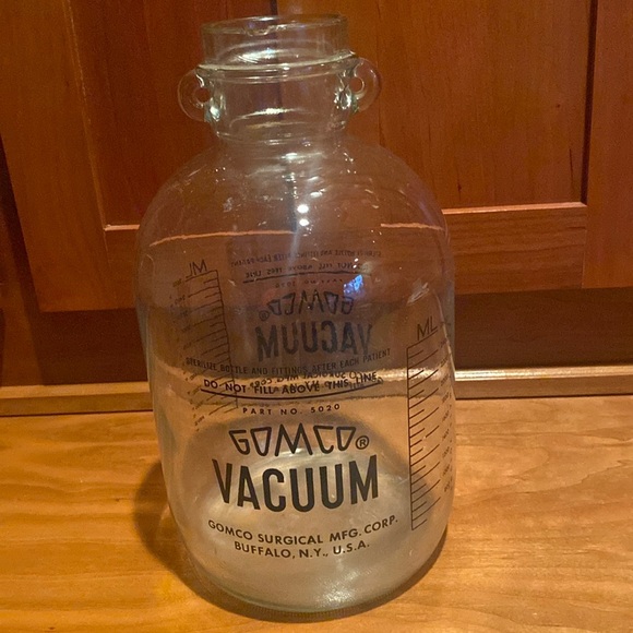 Gomco Vacuum surgical jug